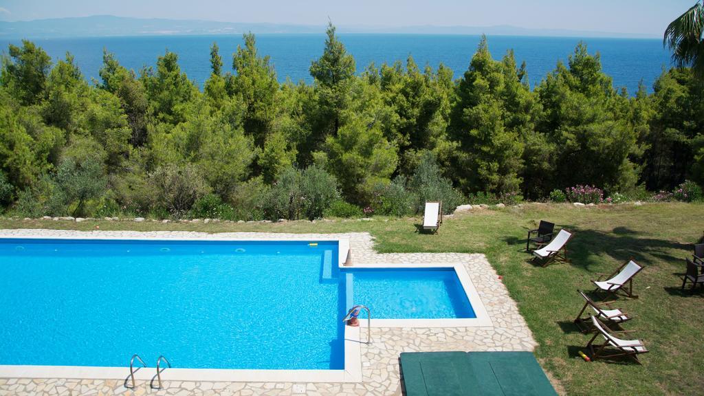 Paressa Villas Nea Fokea Room photo